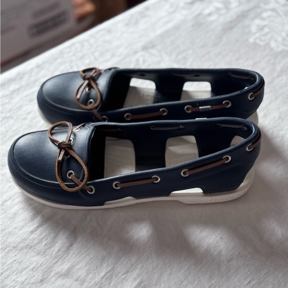Women’s Crocs Beach Line Hybrid Boat Shoes Navy Blue &White Rubber Size 9W - Picture 2 of 12